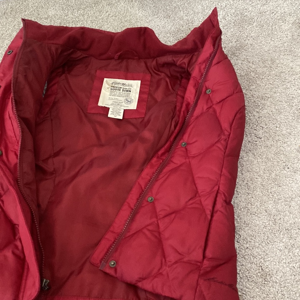 Red vest - Picture 3 of 3